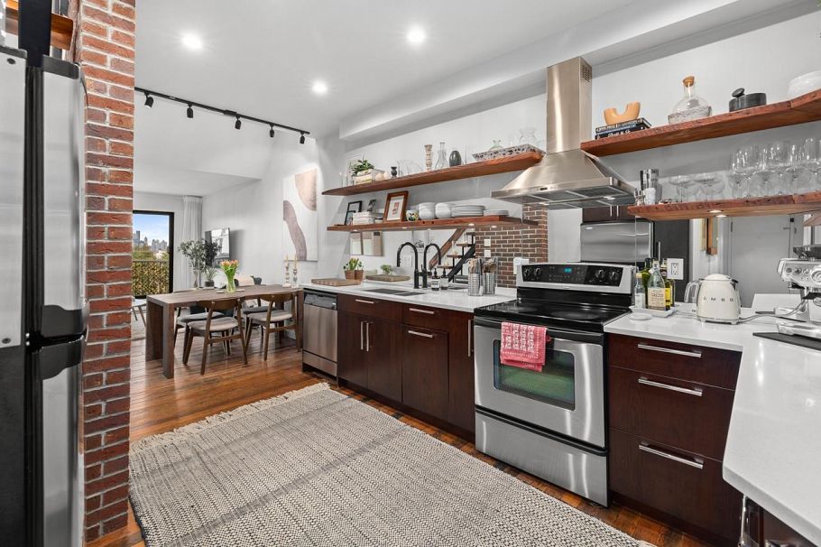 311 251 W 4th Street North Vancouver, BC - 9