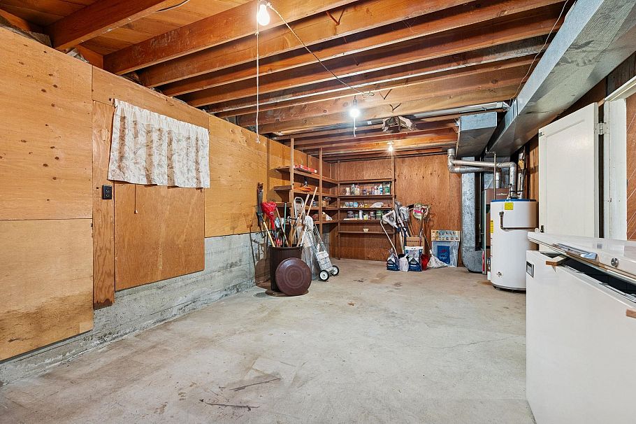 3129 E 23 Avenue Vancouver, BC - 27