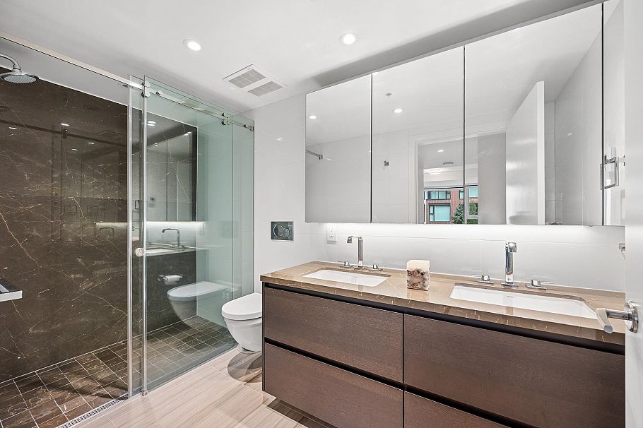 305 1571 W 57th Avenue Vancouver, BC - 21