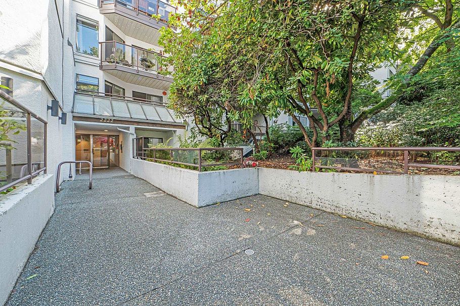210 2222 Prince Edward Street Vancouver, BC - 23