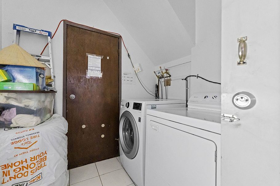 3361 William Street Vancouver, BC - 32