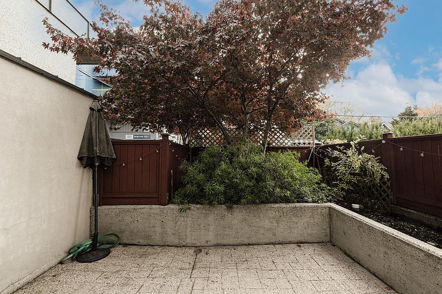 105 2130 W 12th Avenue Vancouver, BC - 12