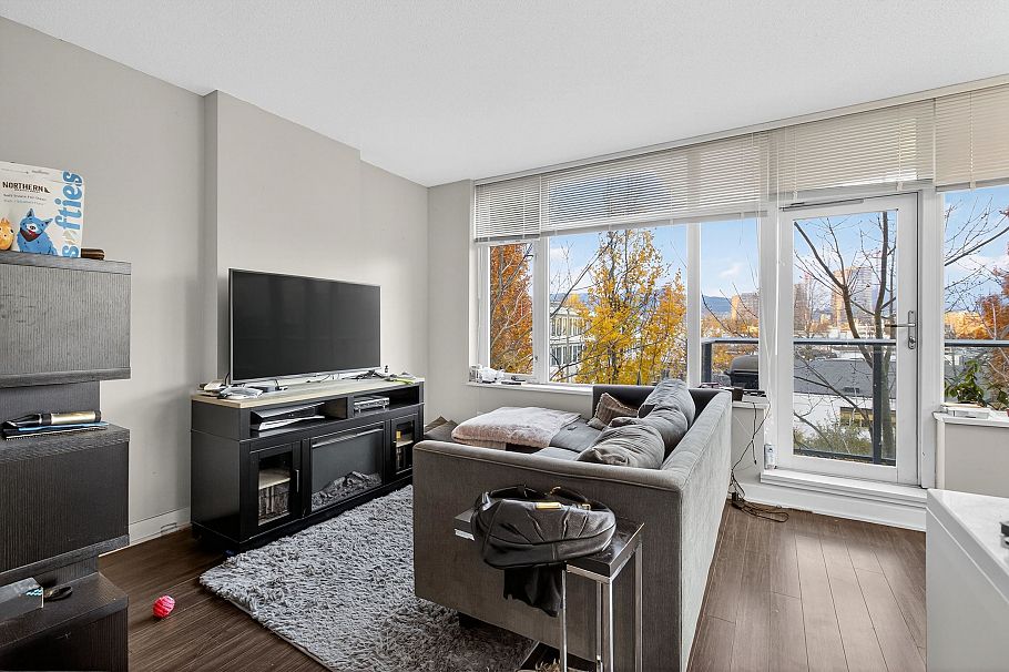 210 1777 W 7th Avenue Vancouver, BC - 3