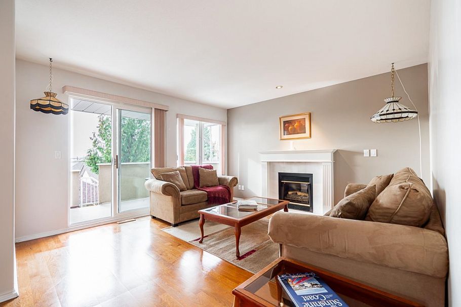 323 E Keith Road North Vancouver, BC - 4