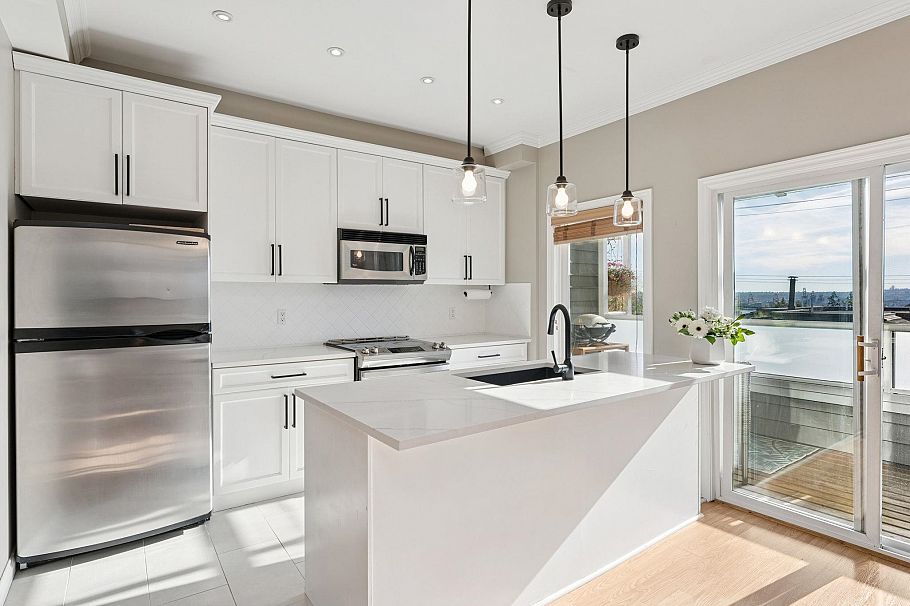 333 E Keith Road North Vancouver, BC - 7