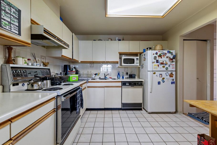 908 518 Moberly Road Vancouver, BC - 9