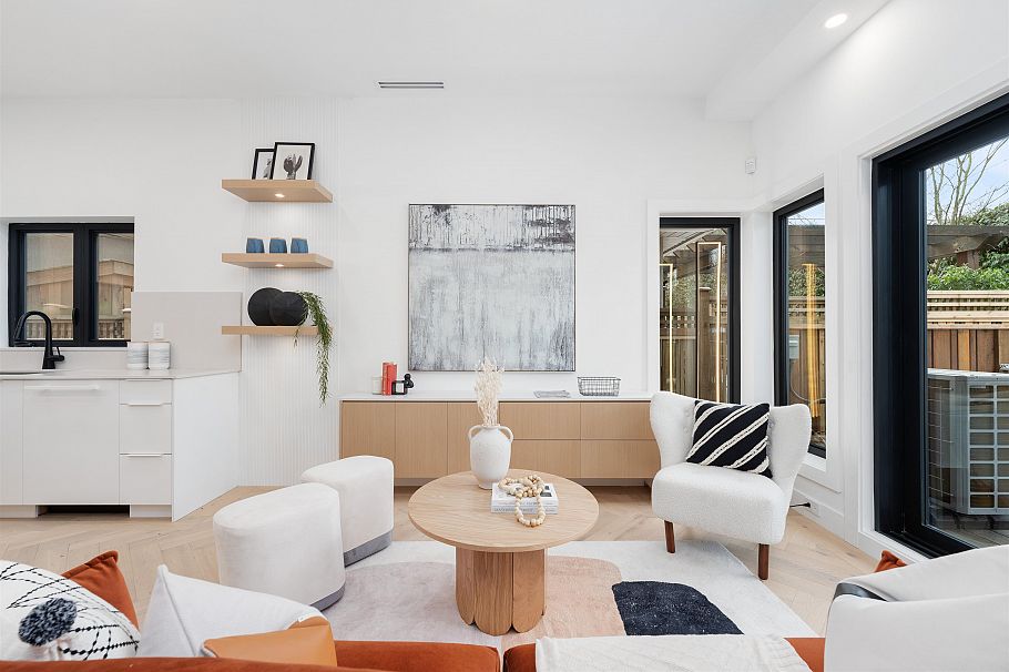 1 3118 Windsor Street Vancouver, BC - 3