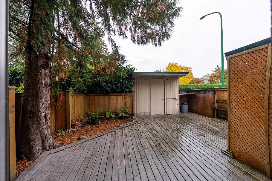 2645 Westview Drive North Vancouver, BC - 24