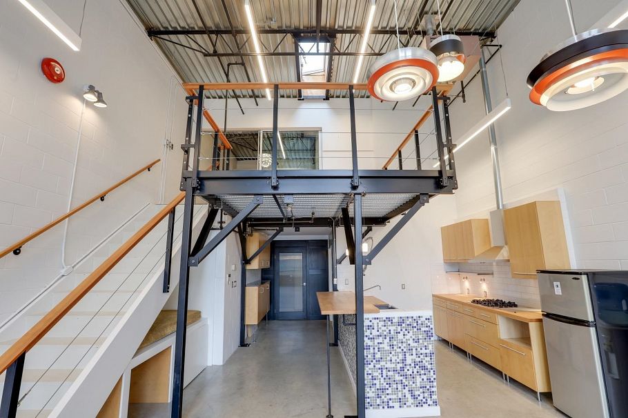 302 1220 E Pender Street Vancouver, BC - 5