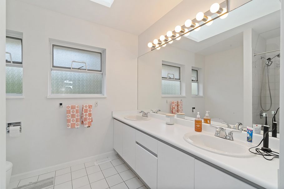 456 Montroyal Boulevard North Vancouver, BC - 23