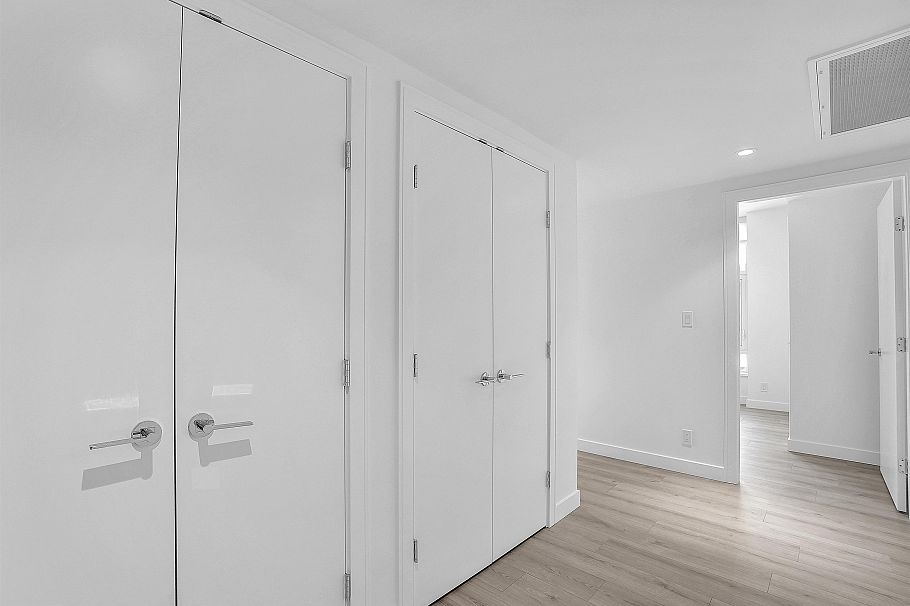 602 1500 Fern Street North Vancouver, BC - 32