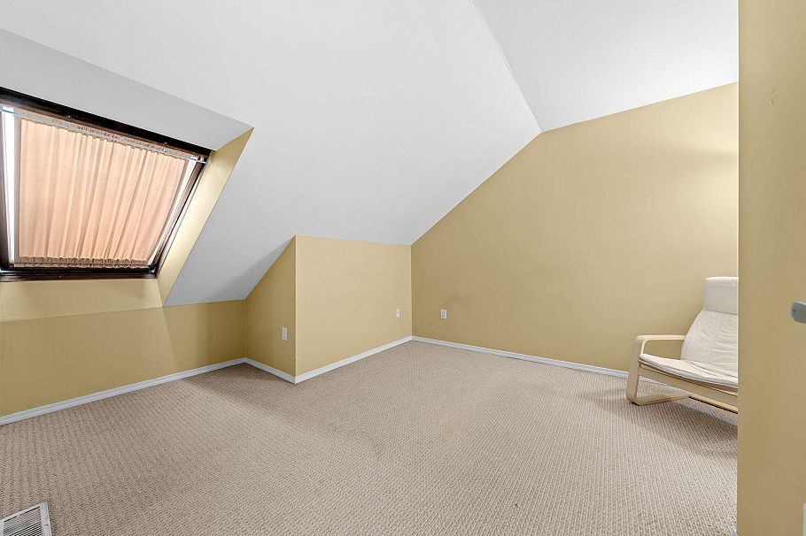 6 230 W 15th Street North Vancouver, BC - 31