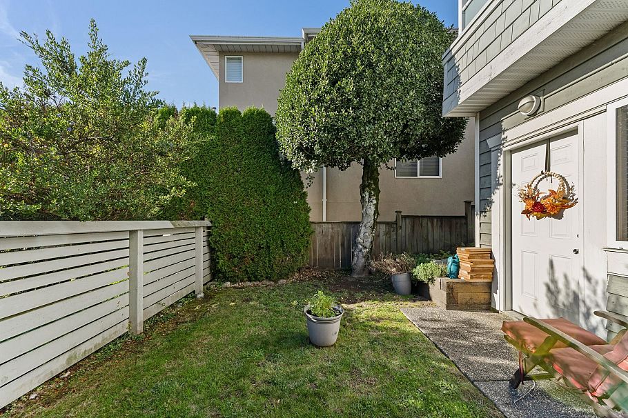 333 E Keith Road North Vancouver, BC - 27