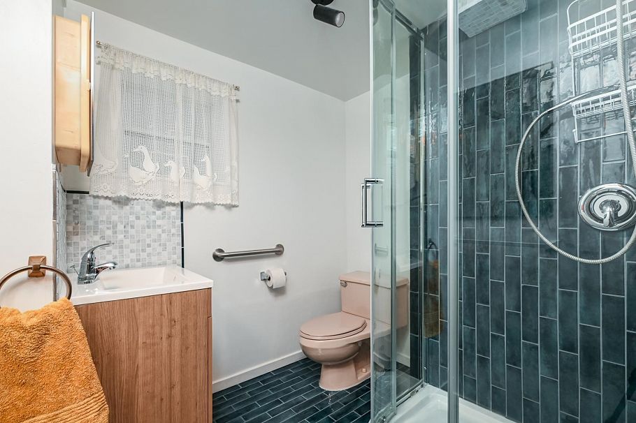 3226 E 1st Avenue Vancouver, BC - 15