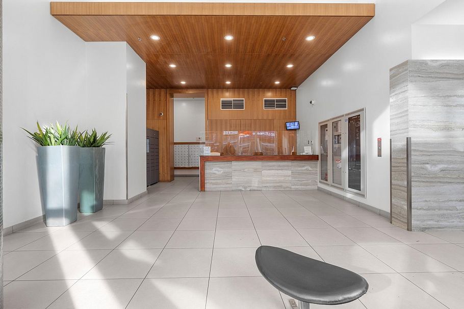 2210 233 Robson Street Vancouver, BC - 3