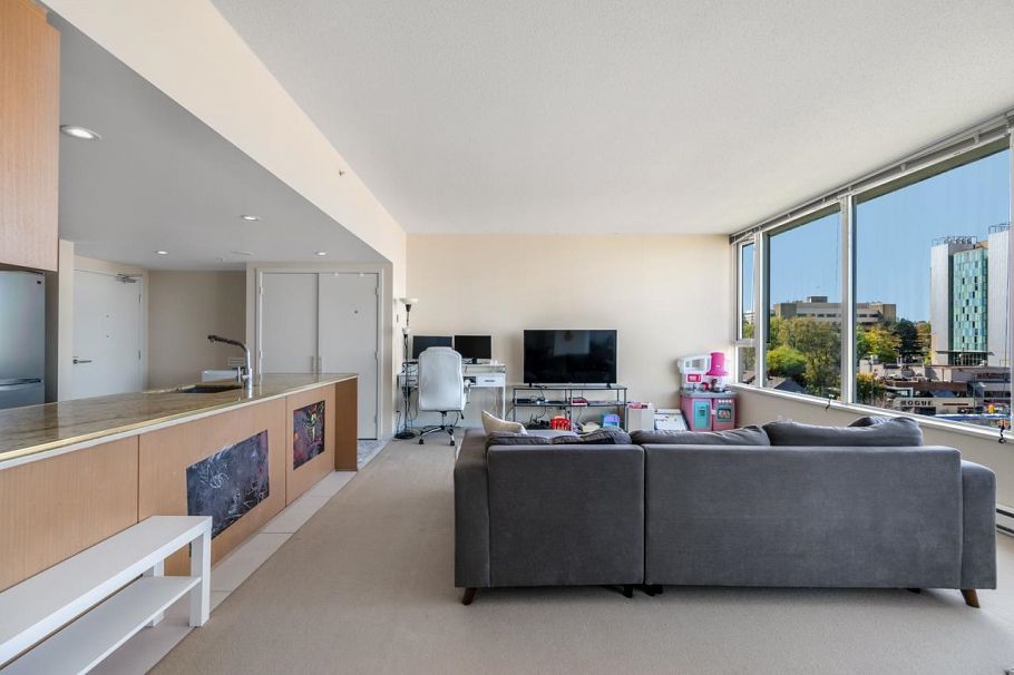 812 522 W 8th Avenue Vancouver, BC - 4