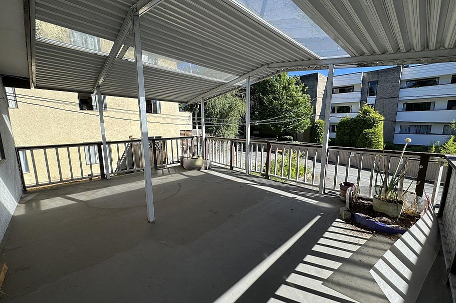 1346 E 2nd Avenue Vancouver, BC - 18