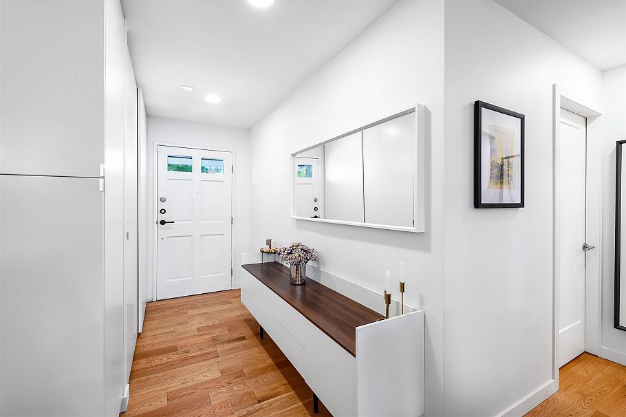 1287 W 15th Street North Vancouver, BC - 6