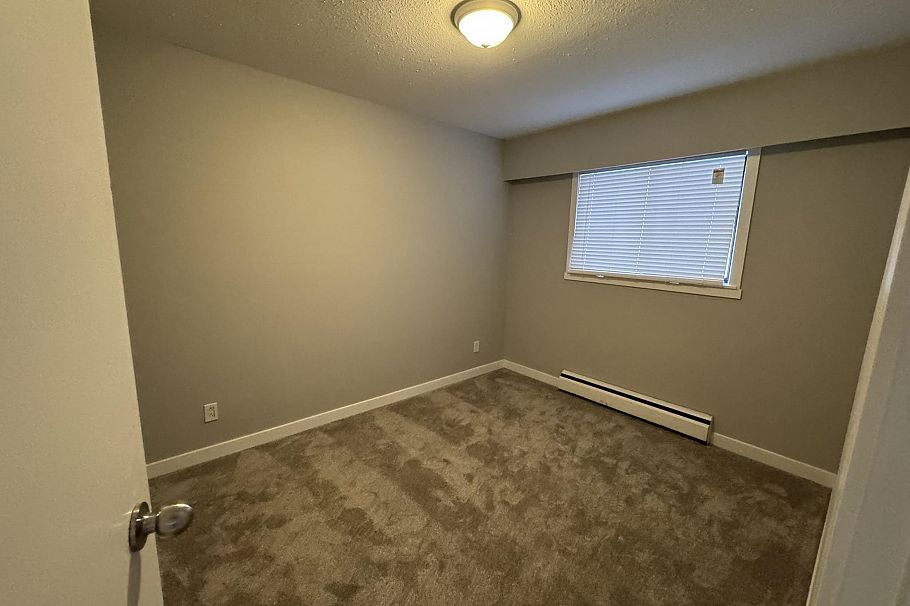 1346 E 2nd Avenue Vancouver, BC - 27