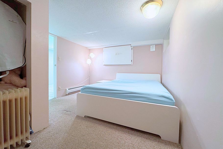 2168 Renfrew Street Vancouver, BC - 21