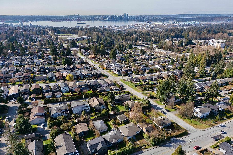 445 W Queens Road North Vancouver, BC - 21