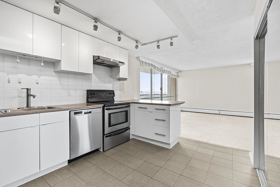 1610 2016 Fullerton Avenue North Vancouver, BC - 1