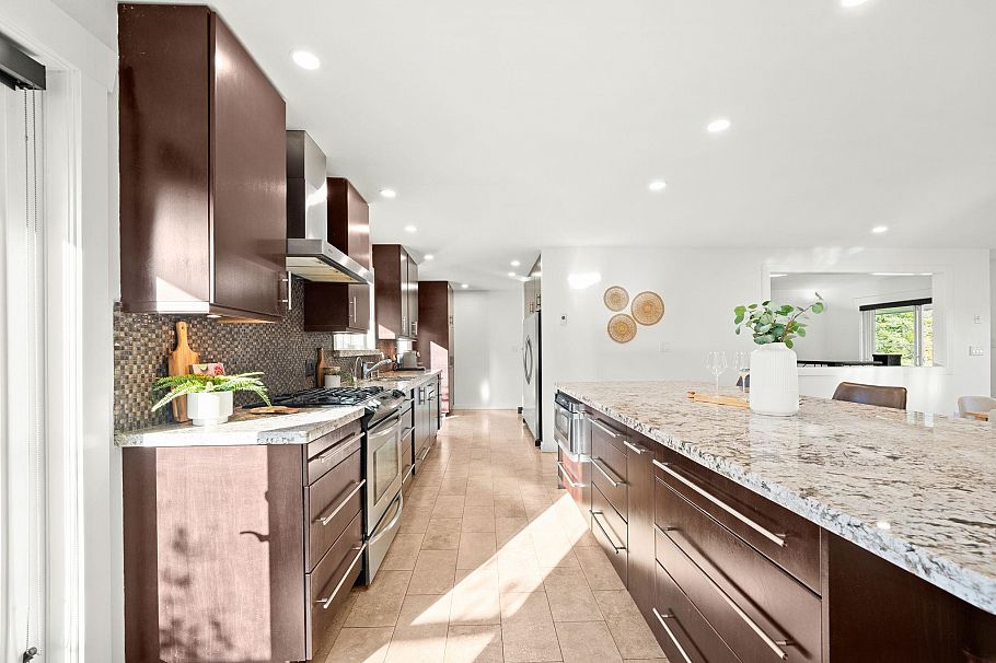 463 Beachview Drive North Vancouver, BC - 13