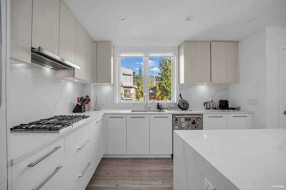 247 2035 Glenaire Drive North Vancouver, BC - 9