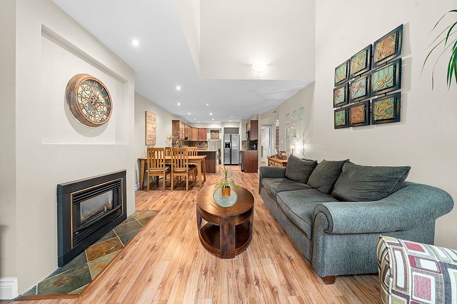 6 230 W 15th Street North Vancouver, BC - 4