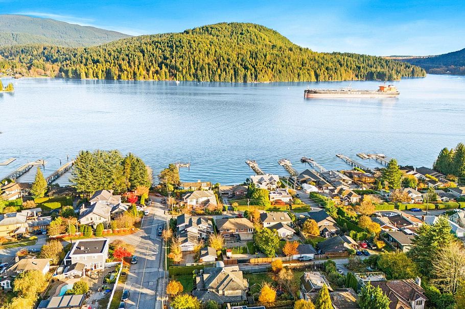 463 Beachview Drive North Vancouver, BC - 2