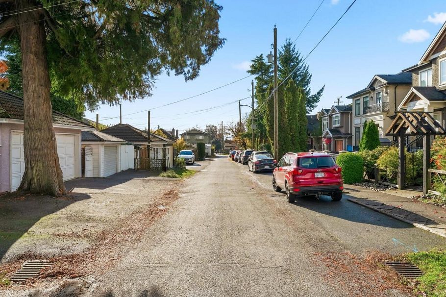 7963 Montcalm Street Vancouver, BC - 7