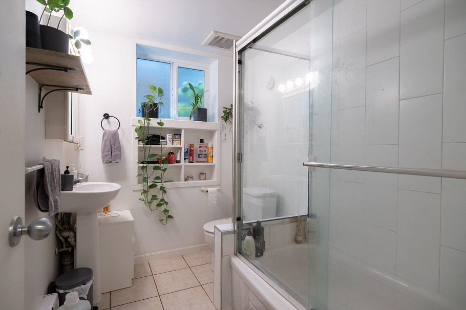 1449 E 10th Avenue Vancouver, BC - 28