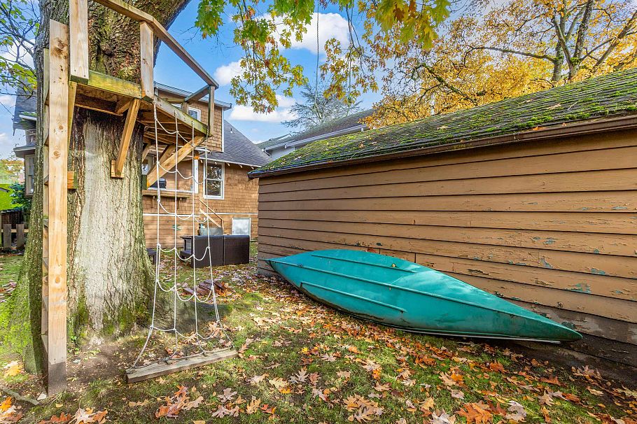 2846 W 8th Avenue Vancouver, BC - 33