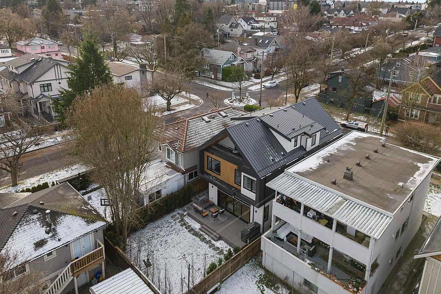 1 3118 Windsor Street Vancouver, BC - 37