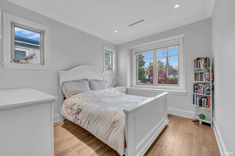 7458 Maple Street Vancouver, BC - 24