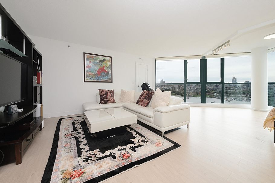 2202 289 Drake Street Vancouver, BC - 4