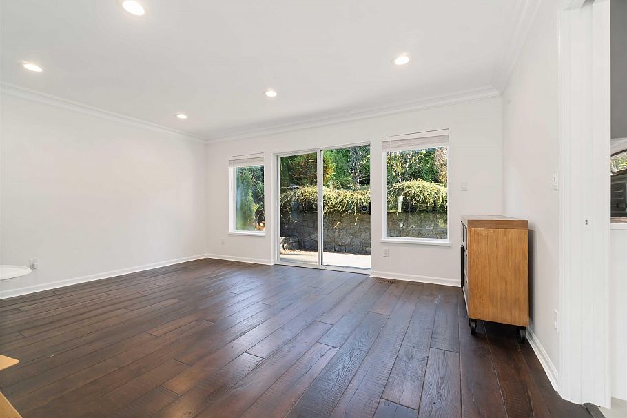 456 Montroyal Boulevard North Vancouver, BC - 8