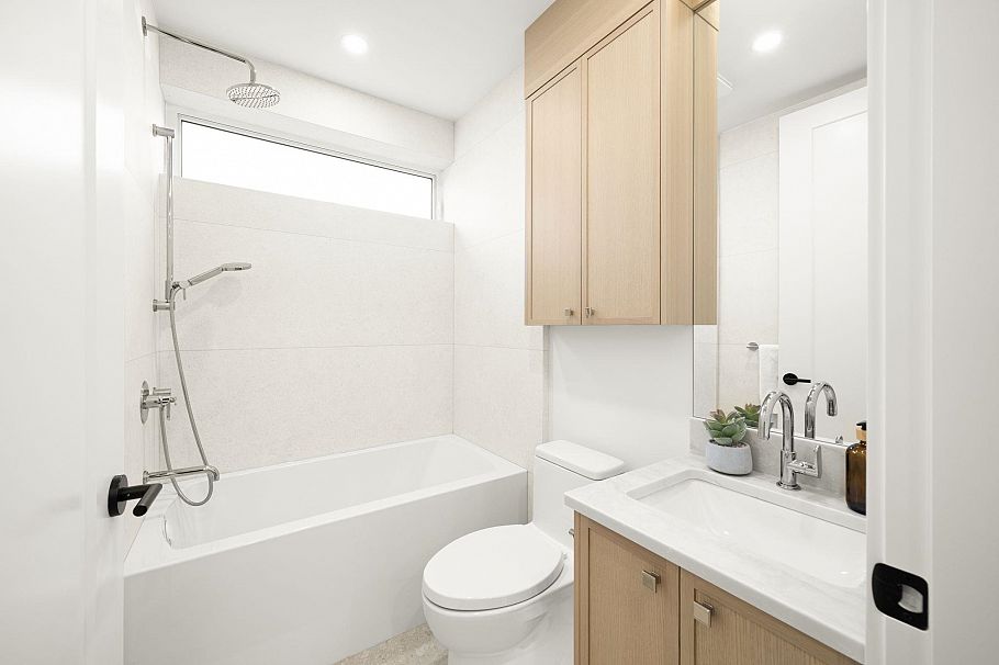 1095 E 14th Avenue Vancouver, BC - 20