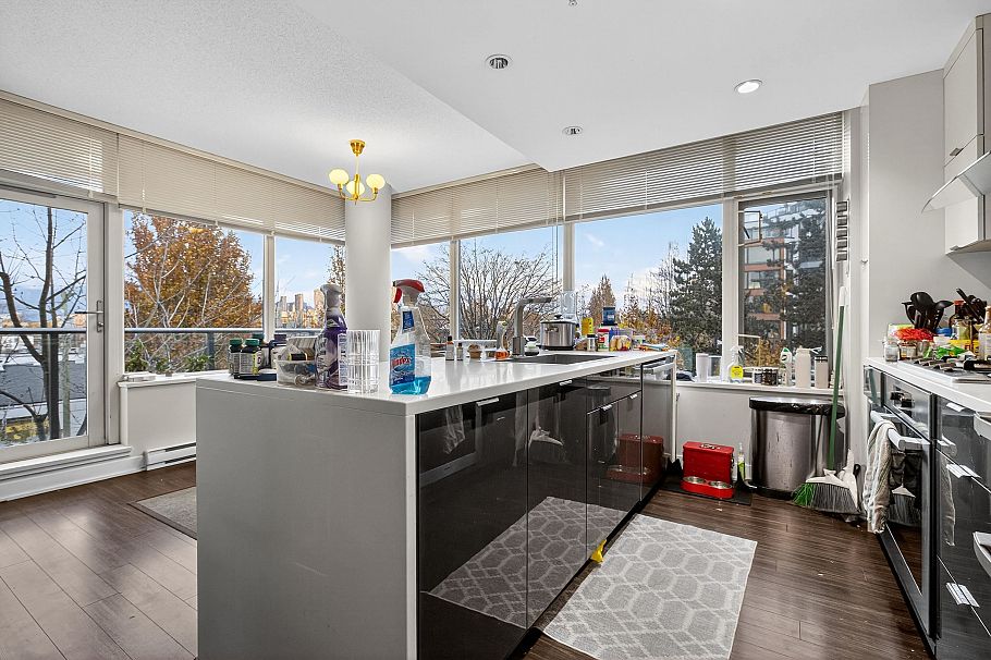 210 1777 W 7th Avenue Vancouver, BC - 10