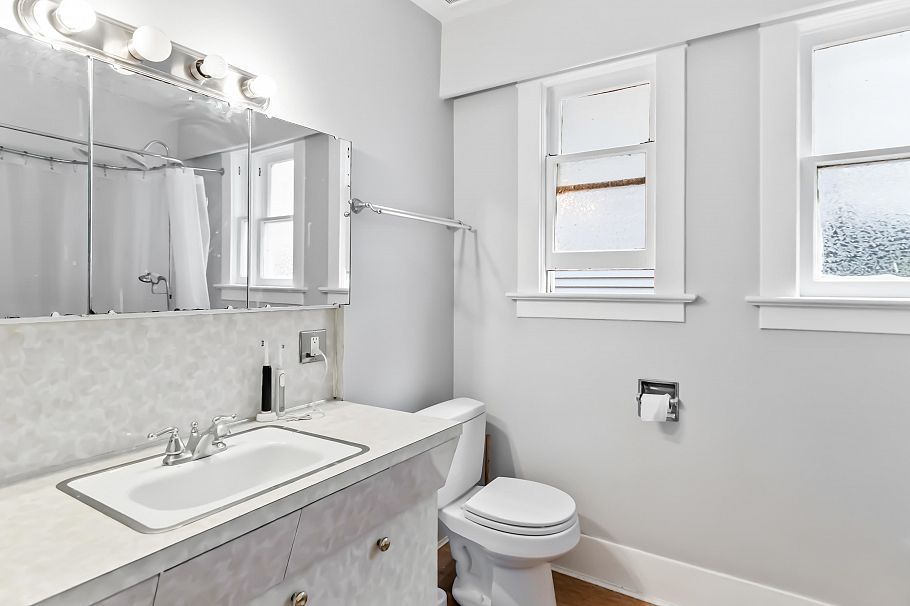 2846 W 8th Avenue Vancouver, BC - 15