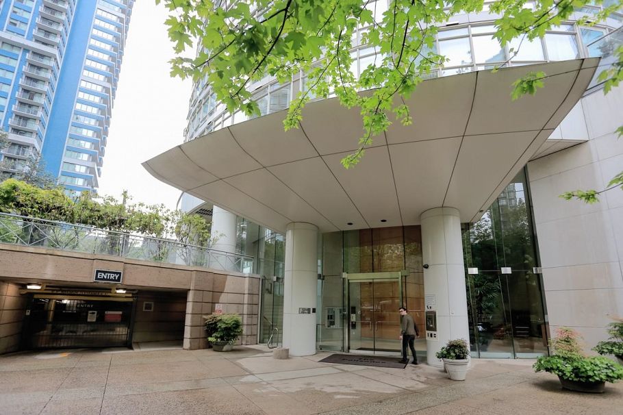 1301 1288 Alberni Street Vancouver, BC - 2