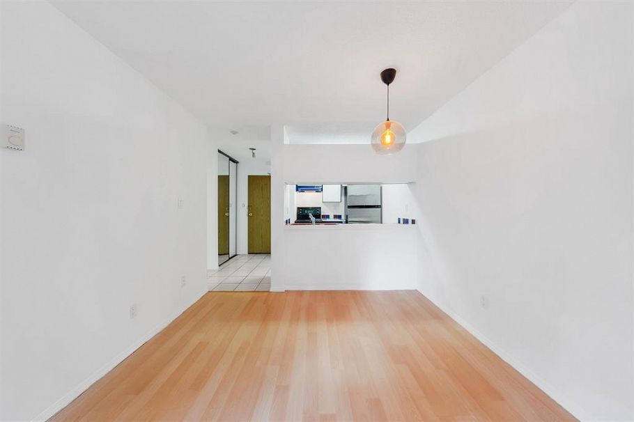 312 1040 Pacific Street Vancouver, BC - 3