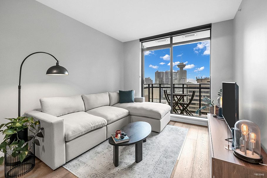 1907 788 Richards Street Vancouver, BC - 1