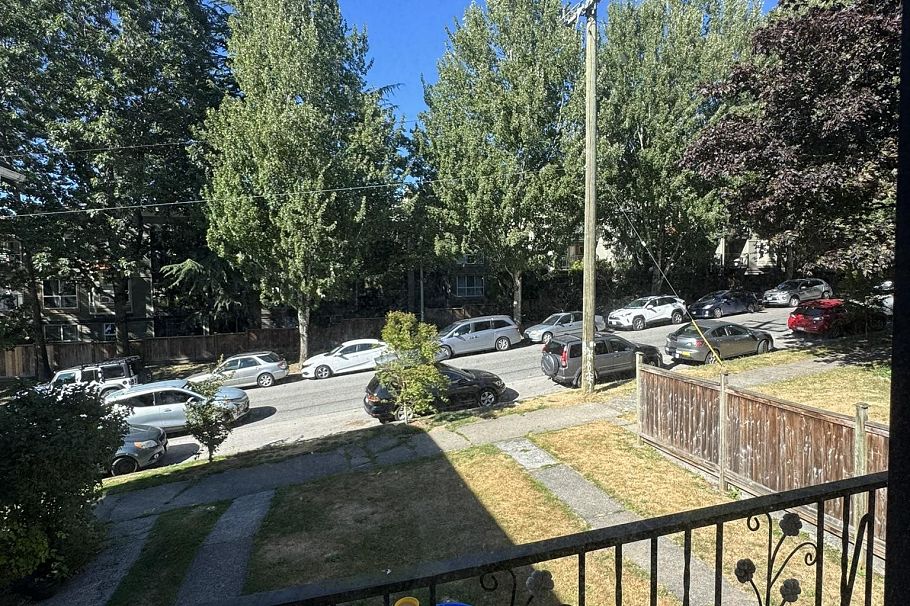 1346 E 2nd Avenue Vancouver, BC - 16