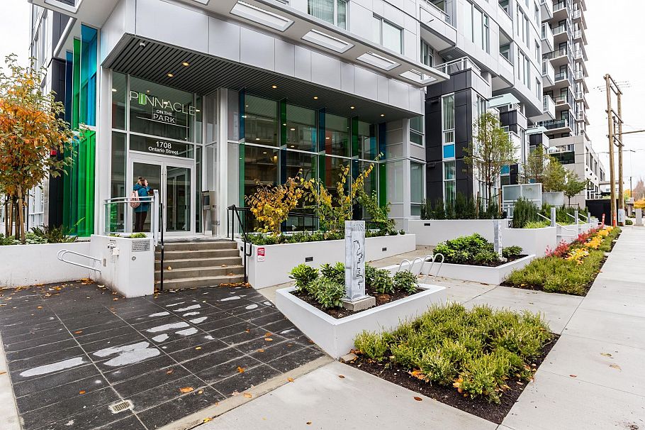 1506 1708 Ontario Street Vancouver, BC - 2