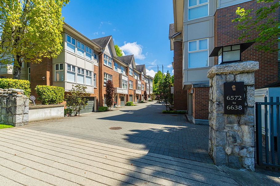 6602 Arbutus Street Vancouver, BC - 2
