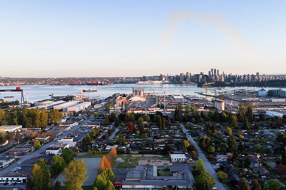 1287 W 15th Street North Vancouver, BC - 34