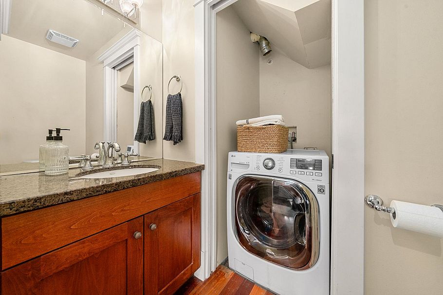 2216 Macdonald Street Vancouver, BC - 24