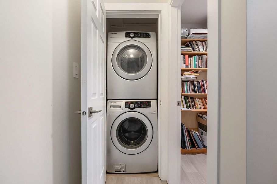 625 Seymour Court North Vancouver, BC - 32