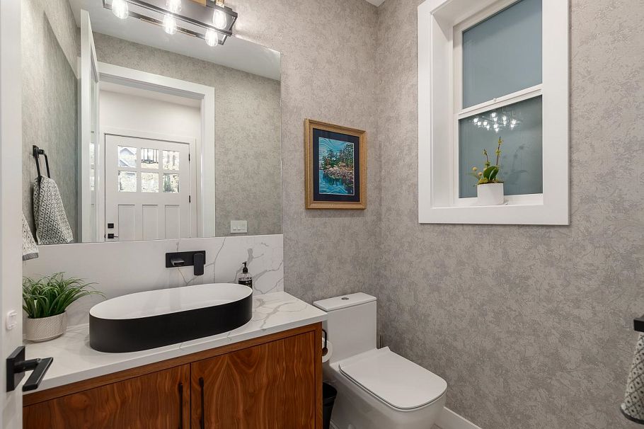 959 E 13th Avenue Vancouver, BC - 13